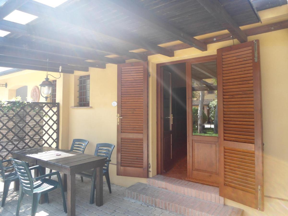 Agriturismo Le Pescine Vada Luaran gambar